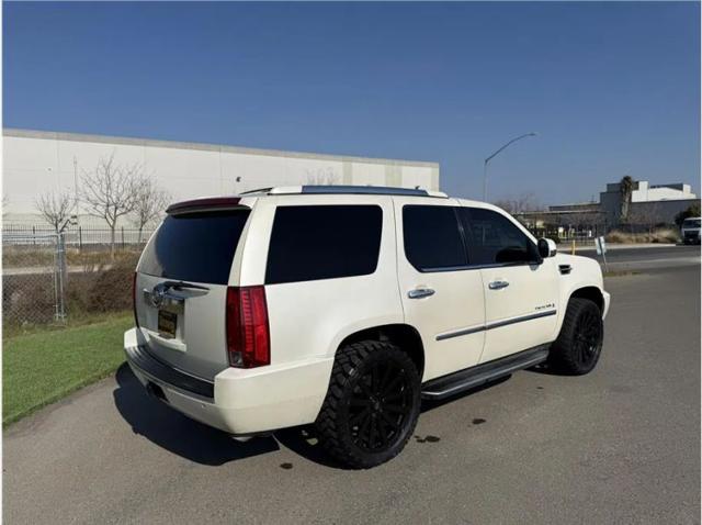 2007 Cadillac Escalade Standard