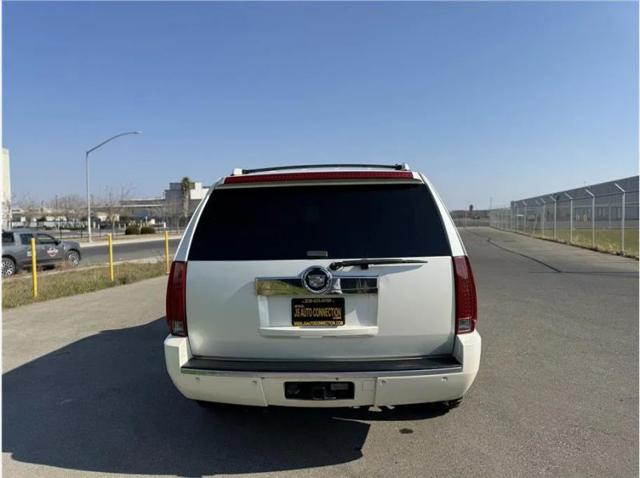 2007 Cadillac Escalade Standard