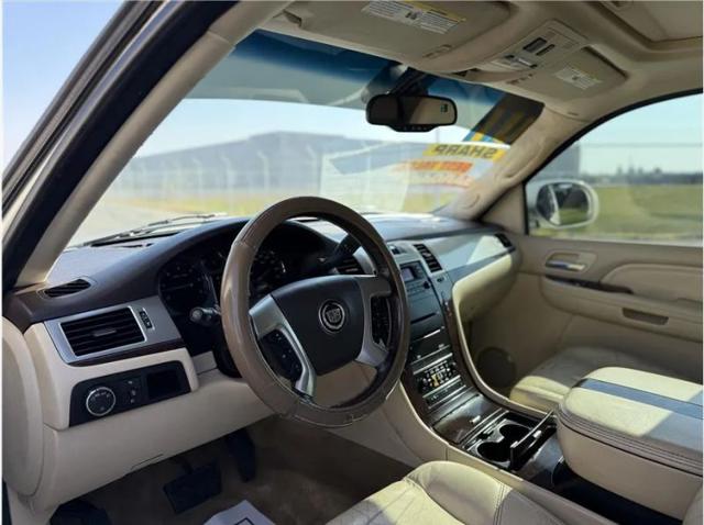 2007 Cadillac Escalade Standard
