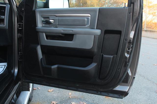 2017 Ram 3500 Tradesman Regular Cab 4x4 8' Box