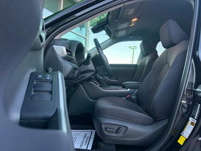 2020 Toyota Highlander LE