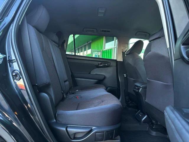 2020 Toyota Highlander LE