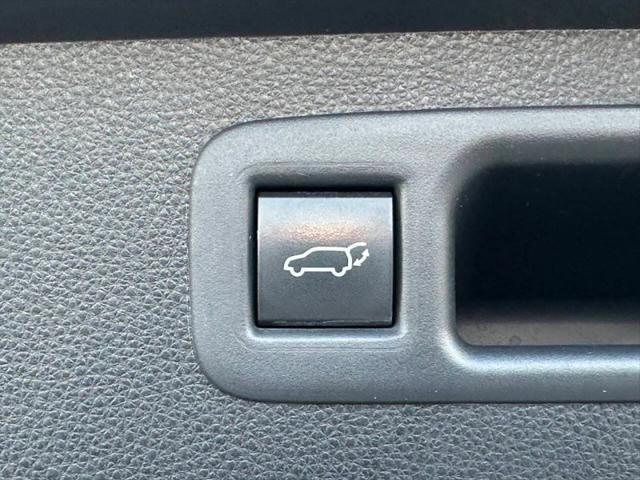 2020 Toyota Highlander LE