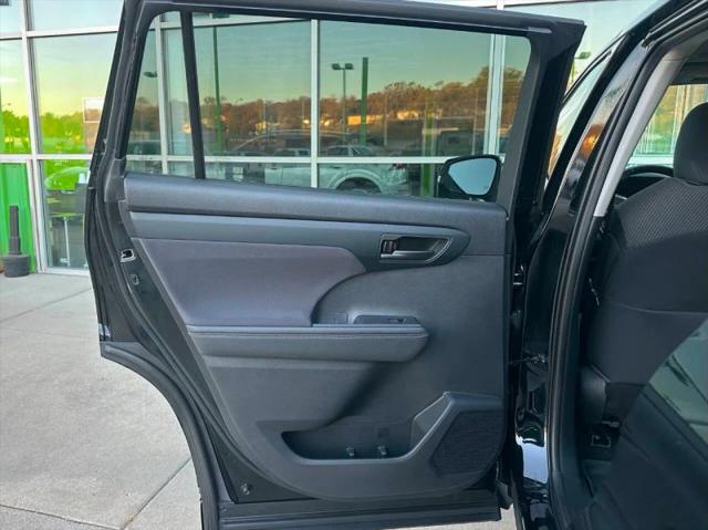 2020 Toyota Highlander LE
