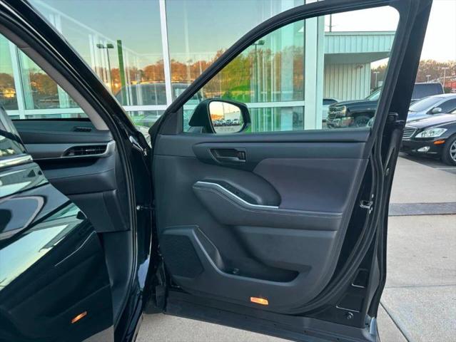 2020 Toyota Highlander LE