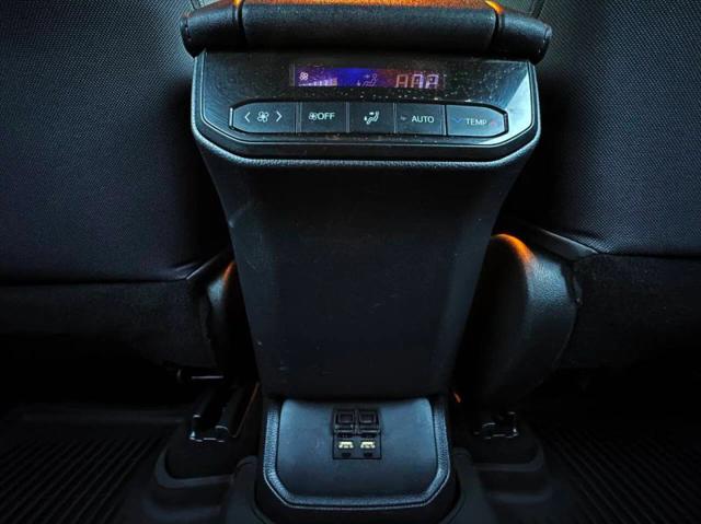 2020 Toyota Highlander LE