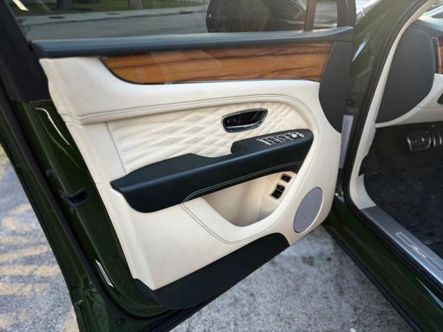 2023 Bentley Bentayga Azure
