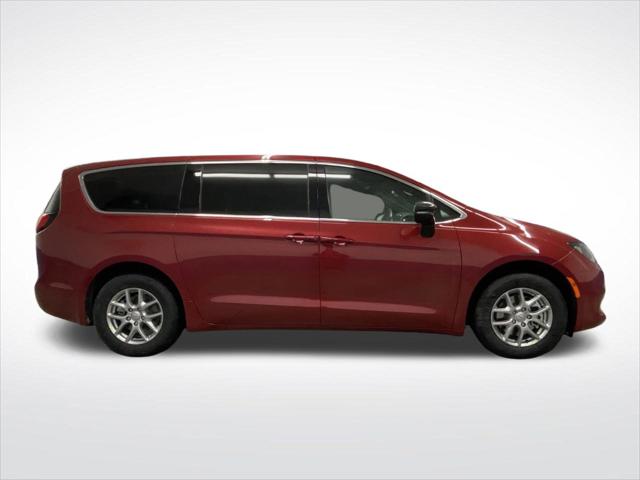 2026 Chrysler Voyager LX