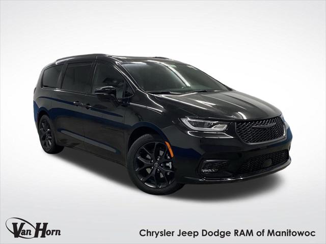 2026 Chrysler Pacifica Select for sale in Manitowoc, WI