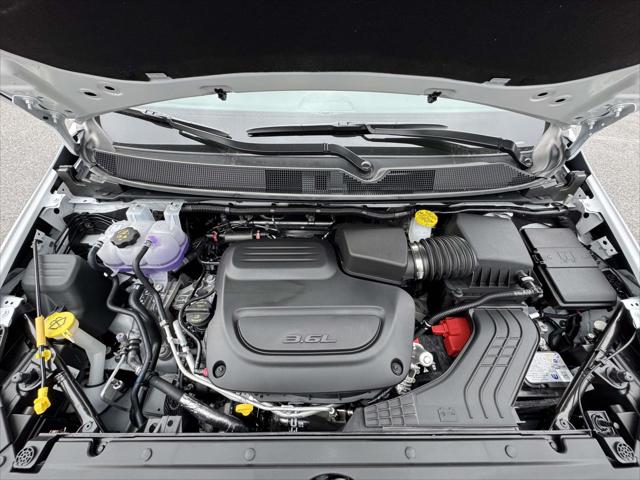 2026 Chrysler Pacifica Select AWD