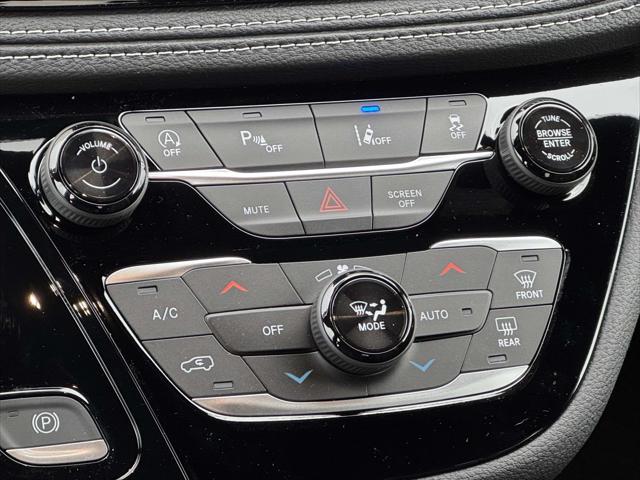 2026 Chrysler Pacifica Select AWD