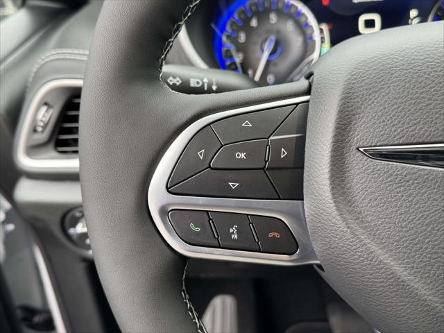 2026 Chrysler Pacifica Select AWD