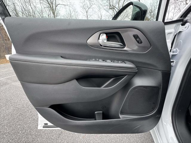 2026 Chrysler Pacifica Select AWD