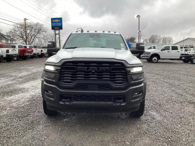 2026 RAM Ram 5500 Chassis Cab RAM 5500 TRADESMAN CHASSIS CREW CAB 4X4 60 CA