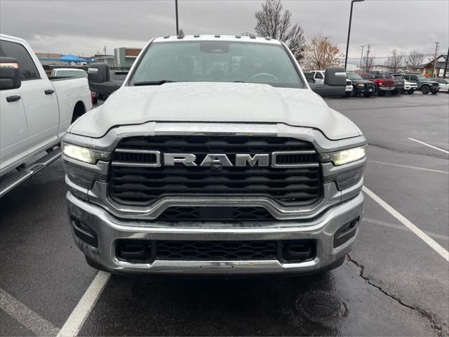 2026 RAM Ram 3500 Chassis Cab RAM 3500 BIG HORN CREW CAB CHASSIS 4X4 60 CA