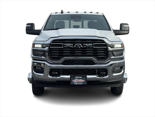 2026 RAM Ram 3500 Chassis Cab RAM 3500 BIG HORN CREW CAB CHASSIS 4X4 60 CA 2026 RAM Ram 3500 Chassis Cab RAM 3500 BIG HORN CREW CAB CHASSIS 4X4 60 CA