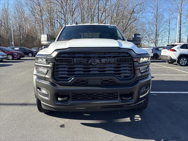 2026 RAM Ram 5500 Chassis Cab RAM 5500 TRADESMAN CHASSIS CREW CAB 4X4 60 CA