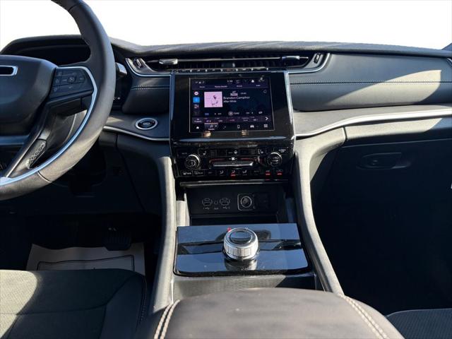 2025 Jeep Grand Cherokee Altitude 4x2