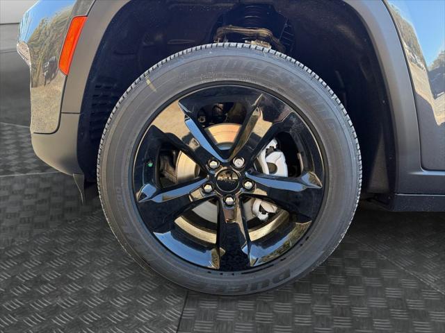 2025 Jeep Grand Cherokee Altitude 4x2
