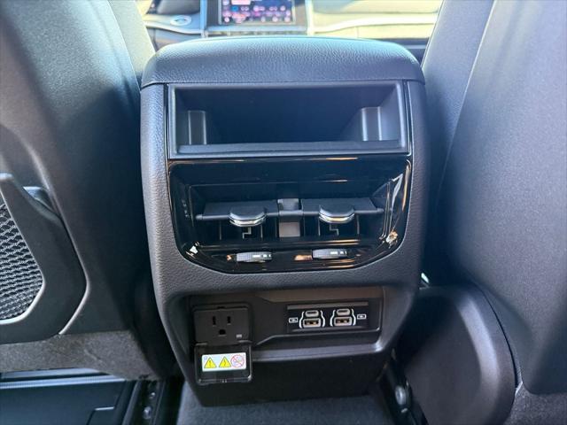 2025 Jeep Grand Cherokee Altitude 4x2