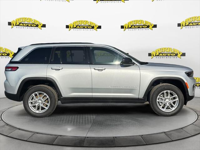 2025 Jeep Grand Cherokee Laredo 4x2