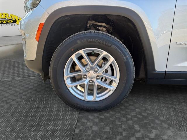 2025 Jeep Grand Cherokee Laredo 4x2
