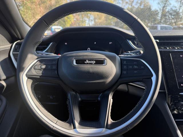 2025 Jeep Grand Cherokee Laredo 4x2