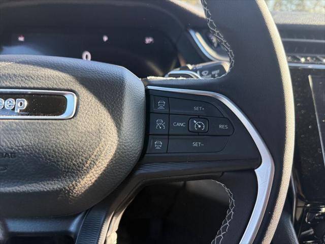 2025 Jeep Grand Cherokee Laredo 4x2