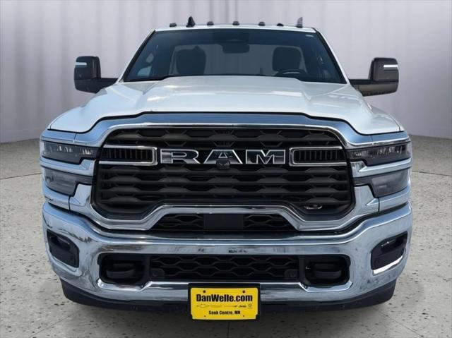 2026 RAM Ram 3500 Chassis Cab RAM 3500 TRADESMAN CHASSIS REGULAR CAB 4X4 84 CA