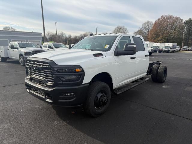 2026 RAM Ram 3500 Chassis Cab RAM 3500 TRADESMAN CREW CAB CHASSIS 4X4 60 CA