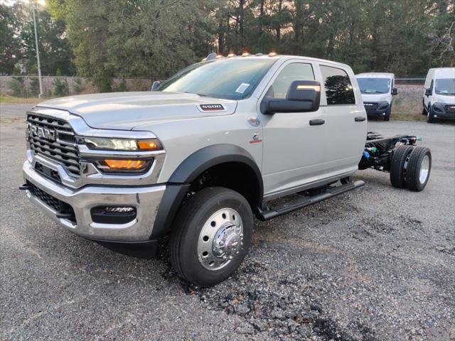 2026 RAM Ram 5500 Chassis Cab RAM 5500 TRADESMAN CHASSIS CREW CAB 4X4 84 CA