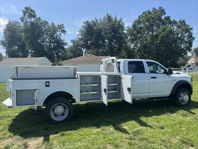 2026 RAM 5500 Chassis RAM 5500 TRADESMAN CHASSIS CREW CAB 4X4 84 CA