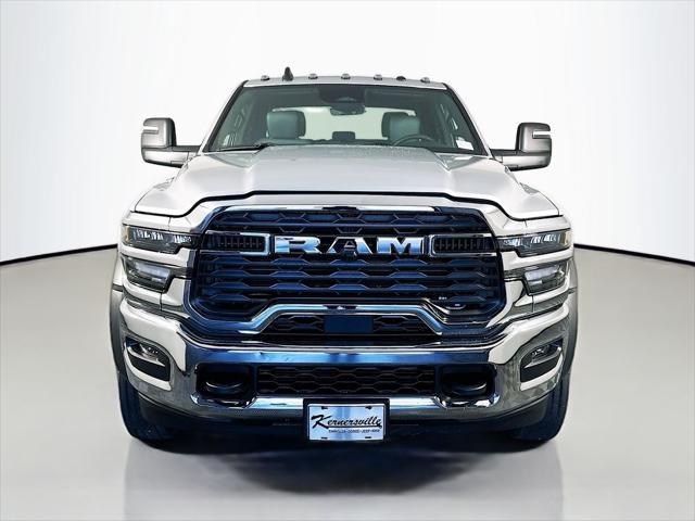 2026 RAM 5500 Chassis RAM 5500 TRADESMAN CHASSIS CREW CAB 4X4 84 CA