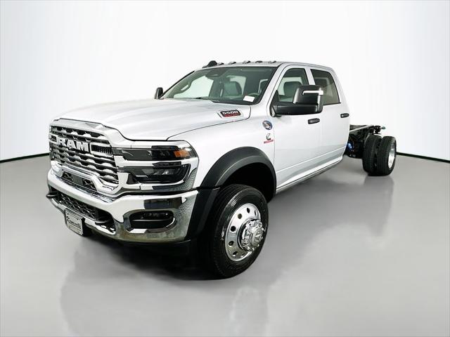 2026 RAM 5500 Chassis RAM 5500 TRADESMAN CHASSIS CREW CAB 4X4 84 CA