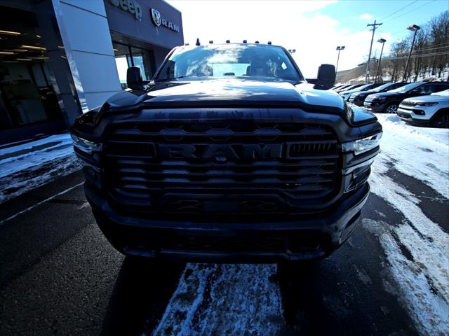 2026 RAM Ram 3500 RAM 3500 TRADESMAN CREW CAB 4X4 64 BOX