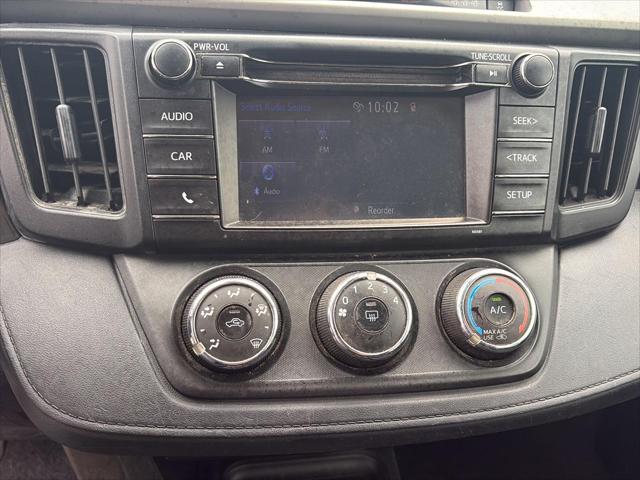 2017 Toyota RAV4 LE - Photo 14