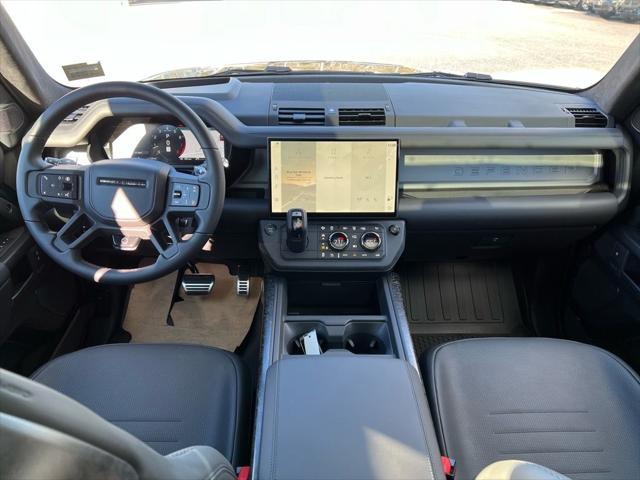 2026 Land Rover Defender OCTA