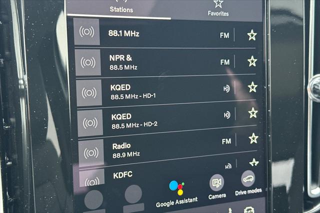 2026 Volvo XC40 Core, B4 FWD Gas (mild hybrid), Dark