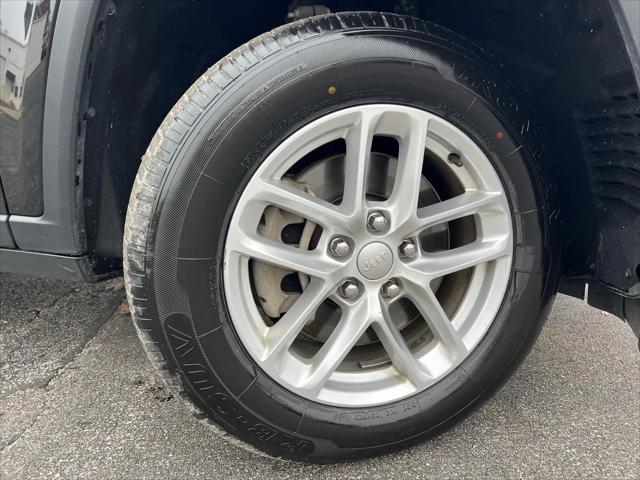 2023 Jeep Grand Cherokee L Laredo 4x4 2023 Jeep Grand Cherokee L Laredo 4x4