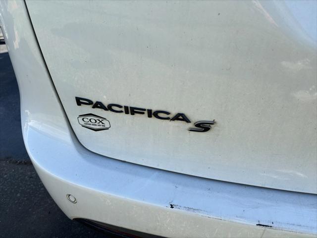 2023 Chrysler Pacifica Hybrid Touring L