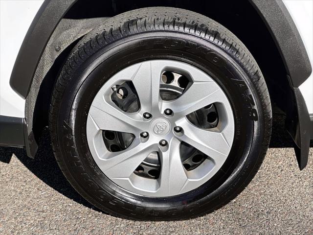 2024 Toyota RAV4 LE [10]