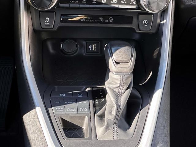 2024 Toyota RAV4 LE [19]