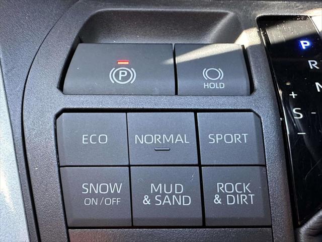 2024 Toyota RAV4 LE [27]