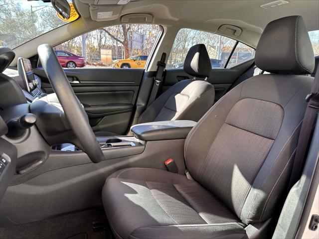 2025 Nissan Altima SV FWD [12]