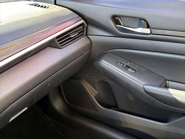 2025 Nissan Altima SV FWD [18]