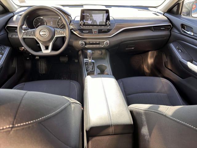 2025 Nissan Altima SV FWD [23]