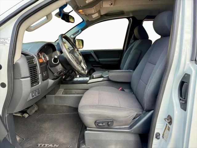 2014 Nissan Titan SV