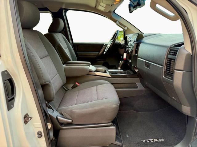 2014 Nissan Titan SV