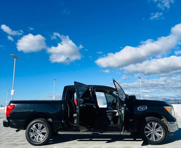 2017 Nissan Titan SL