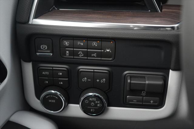 2026 Chevrolet Suburban Premier, 4WD